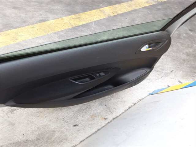 Foto 2ª: Puerta Trasera Izquierda Peugeot 308 1.6 HDI112CV 0CV [9HR] (2011)