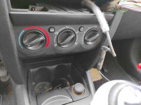 Mando Calefacción A. A. Renault Clio K9K740