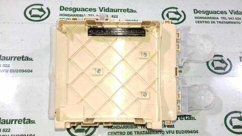 Foto 3ª: Caja Reles Fusibles Toyota Rav4 ACTIVE 124CV 91KW [1ADFTV] (2014)