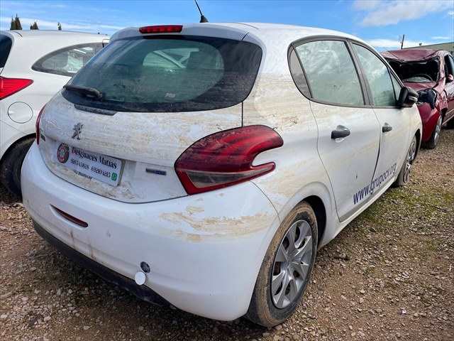 Foto 2ª: Piloto Trasero Derecho Peugeot 208 1.6 HDI 75cv [BH02] (2016)