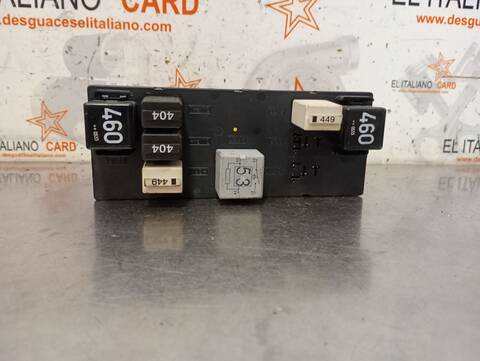 Foto 3ª: Caja Reles Fusibles Volkswagen Passat TRENDLINE BERLINA 140CV 103KW (2005)