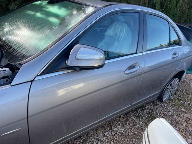 Foto 2ª: Puerta Delantera Izquierda Mercedes Clase C 220 2.0 CDI 170CV [646811] (2007)