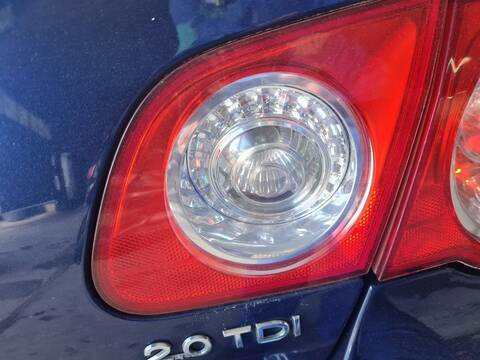 Foto 2ª: Piloto Portón Derecho Volkswagen Passat ADVANCE BERLINA 140CV 103KW [BKP] (2006)
