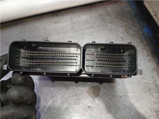 Foto 3ª: Centralita Motor ECU Bmw Serie 1 114 2.0 118 D [2.0 LTR. - 105 KW TURBODIESEL]