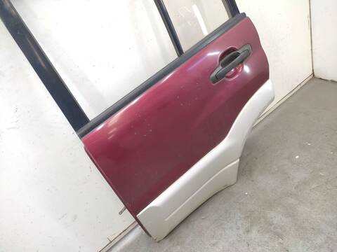 Foto 3ª: Puerta Trasera Izquierda Suzuki Grand Vitara 2.0 TD 4X4 SQ 420D) 87CV 64KW [RF] (2000)