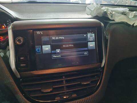 Foto 2ª: Pantalla Multifuncion Peugeot 208 STYLE 99CV 73KW [BH02] (2016)