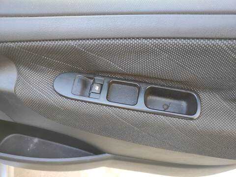 Botonera Elevalunas Peugeot 207 5FW