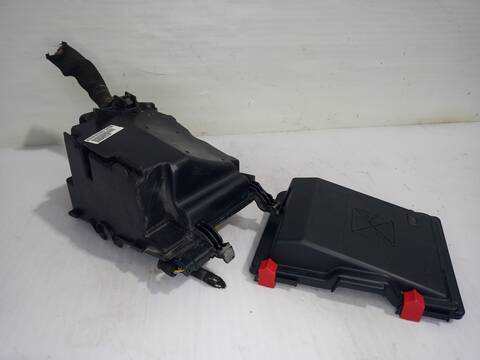Foto 3ª: Caja Reles Fusibles Peugeot 308 ACTIVE 110CV 81KW [HNZ / HNP] (2020)