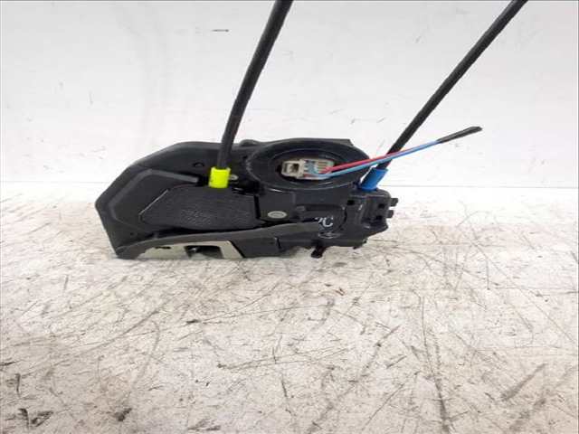 Foto 3ª: Cerradura Puerta Trasera Izquierda Toyota Auris 1.6 ZRE151_) 124CV [1ZR-FE] (2006)