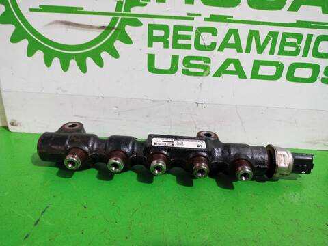 Foto 2ª: Rampa Inyectora Ford Fiesta AMBIENTE 68CV (2001)