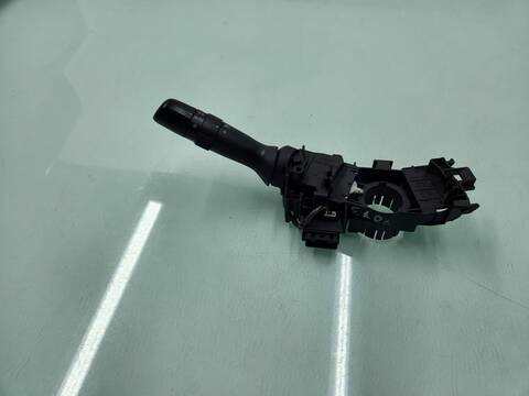 Mando Luces Toyota Hilux CABINA DOBLE VX 4X4 171CV 126KW