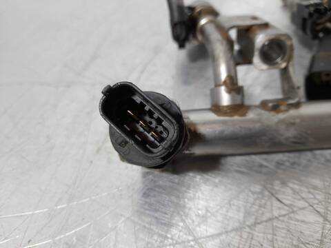 Foto 4ª: Inyectores Ford C Max 1.0 ECOBOOST CAT 125CV 92KW [M1DA] (2012)