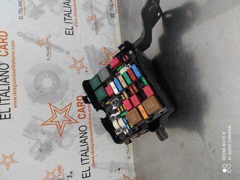 Foto 4ª: Caja Reles Fusibles Citroen C3 FEEL 102CV 75KW [YH01] (2020)