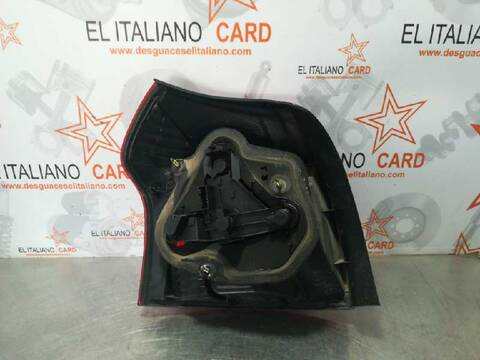 Foto 2ª: Piloto Trasero Derecho Toyota Corolla 2.0 D-4D LINEA TERRA BERLINA 90CV 66KW [1CDFTV] (2004)