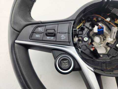 Foto 3ª: Volante Alfa Romeo Stelvio EXECUTIVE 4WD 209CV 154KW [55271838] (2017)