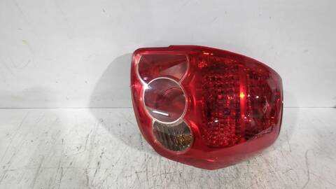 Foto 3ª: Piloto Trasero Izquierdo Toyota Auris 1.6 ZRE151_) 124CV [1ZR-FE] (2006)