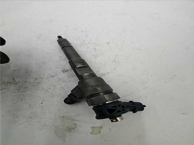 Foto 3ª: Inyectores Renault Clio 1.5 EXPRESSION [1.5 LTR. - 48 KW DCI DIESEL] [K9K 704]