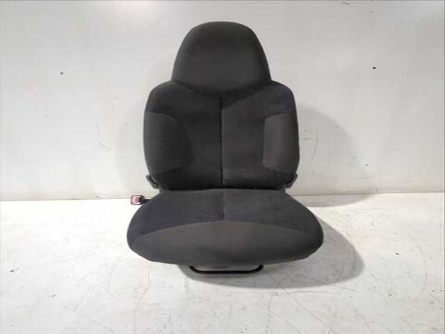 Foto 2ª: Asiento Delantero Izquierdo Peugeot 107 1.4 HDI 54CV 40KW [8HT (DV4TD)] (2007)