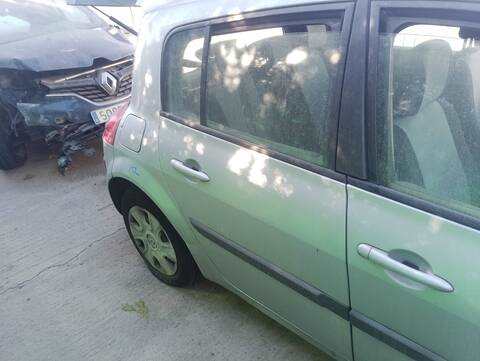 Foto 4ª: Puerta Trasera Derecha Renault Megane AUTHENTIQUE BERLINA 106CV 78KW II BERLINA 5P [K9K P7] (2006)