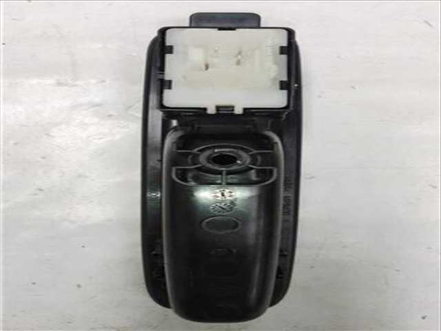 Foto 3ª: Botonera Elevalunas Dacia Sandero 1.0 STEPWAY COMFORT [1 0 LTR. - 67 KW TCE CAT] 91CV [H4D F4] (2022)
