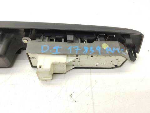 Foto 2ª: Botonera Elevalunas Toyota Yaris ACTIVE HYBRID 75CV 55KW [1NZFXE] (2013)