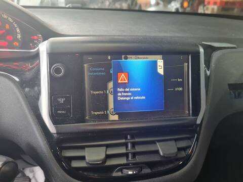Foto 3ª: Pantalla Multifuncion Peugeot 208 ACCESS 68CV 50KW [8H01] (2013)