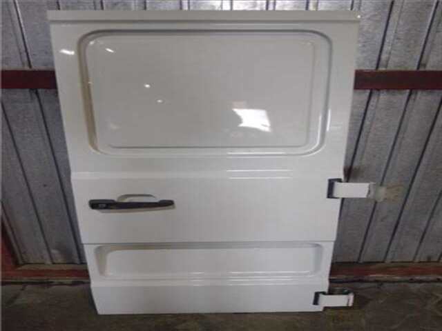 Foto 2ª: Puerta Trasera Derecha Mercedes 100 D (631.332. 631.342) [OM 616.963]