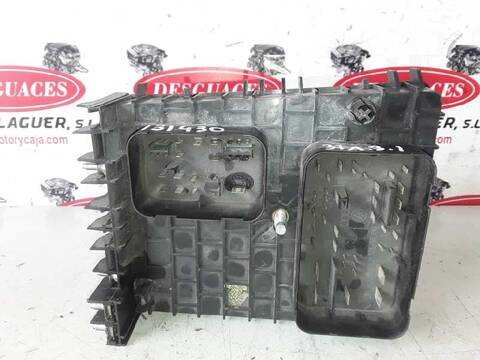 Foto 3ª: Caja Reles Fusibles Volkswagen Touran ADVANCE 1.9 TDI 101CV (2003)