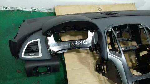 Foto 3ª: Salpicadero Opel Astra EXCELLENCE 131CV 96KW [A17DTS] (2013)