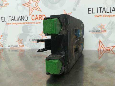 Foto 3ª: Caja Reles Fusibles Mercedes Sprinter 208 D 901.3/902.371-372) 79CV 58KW