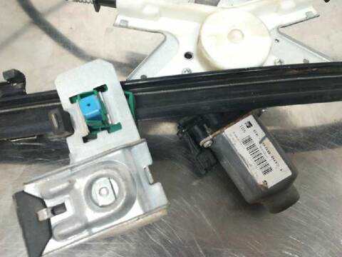 Foto 4ª: Elevalunas Eléctrico Delantero Izquierdo Seat Ibiza BASICO 64CV 47KW [AEY] (1999)