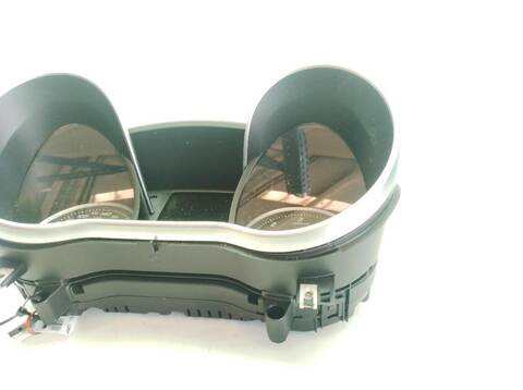 Foto 2ª: Cuadro de Instrumentos Mercedes Clase V 200 V 220 CDI - D 447.811 447.813 447.815) [OM 651.950] (2014)