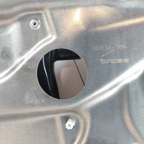Foto 2ª: Elevalunas Manual Trasero Izquierdo Mercedes Clase C 160 C 200 CDI 204.001) 136CV (2007)