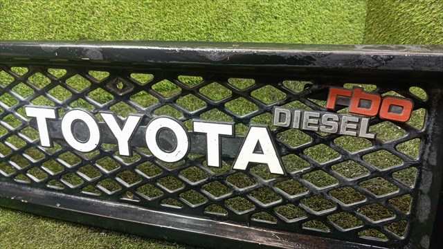 Foto 3ª: Rejilla Delantera Toyota Land Cruiser 3.4 D BJ73 [3B] (1988)