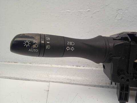 Foto 3ª: Mando Luces Nissan Qashqai ACENTA 110CV 81KW [K9K636] (2015)