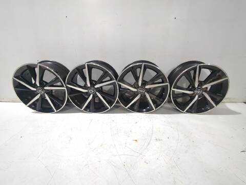 Foto 2ª: Juego LLantas Toyota Auris HYBRID FEEL EDITION 136CV (2013)