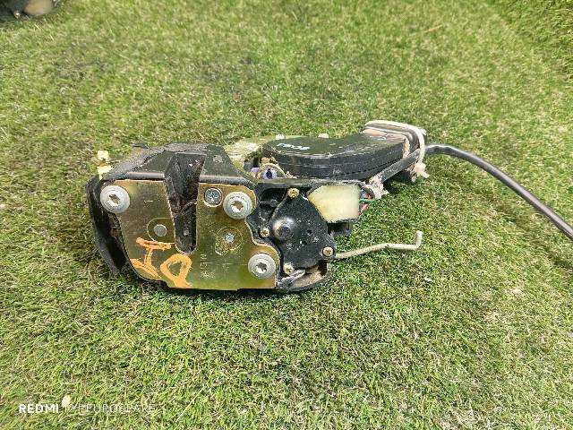 Cerradura Puerta Delantera Izquierda Toyota Land Cruiser 3.0 D KDJ90 GX 3P