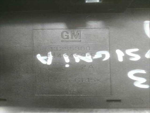 Foto 2ª: Caja Reles Fusibles Opel Insignia COSMO BERLINA 131CV 96KW [A20DTH] (2010)