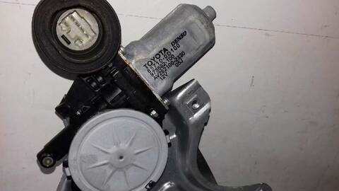 Foto 2ª: Elevalunas Eléctrico Delantero Derecho Toyota Auris 2.2 D-CAT 177CV 130KW [2ADFHV] (2009)