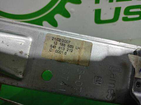 Foto 3ª: Elevalunas Manual Trasero Izquierdo Opel Corsa 1.3 16V CDTI 75CV [Z13DTJ] (2006)