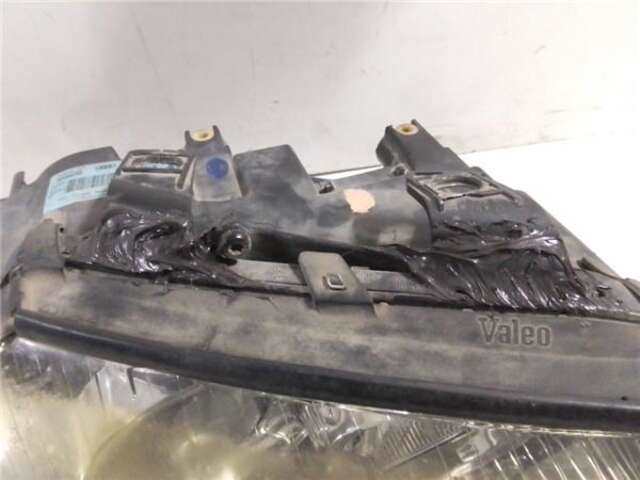 Foto 2ª: Faro Derecho Audi A4 2.0 20V (131 CV) [ALT]