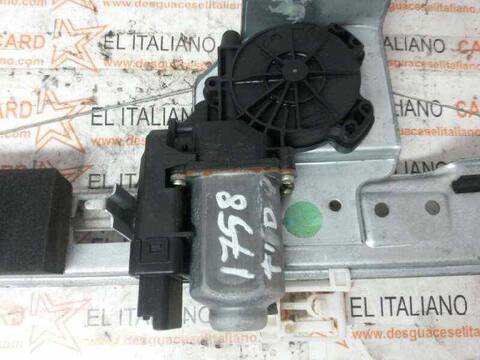 Foto 3ª: Elevalunas Manual Trasero Derecho Renault Megane CONFORT AUTHENTIQUE BERLINA 120CV 88KW II BERLINA 5P [F9Q B8] (2004)