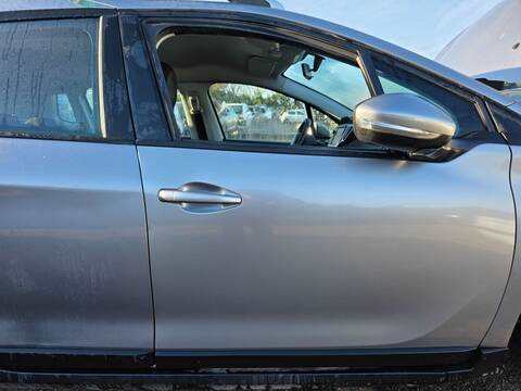 Puerta Delantera Derecha Peugeot 2008 STYLE 82CV 60KW
