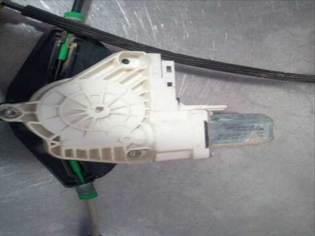 Foto 2ª: Elevalunas Eléctrico Delantero Izquierdo Audi A4 BERLINA 220CV 162KW (2000)