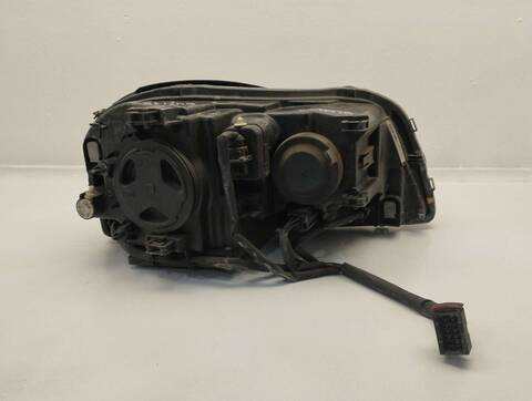 Foto 3ª: Faro Izquierdo Volvo XC 90 D5 EXECUTIVE 7 ASIENTOS) 136KW) 185CV [D5244T4] (2004)