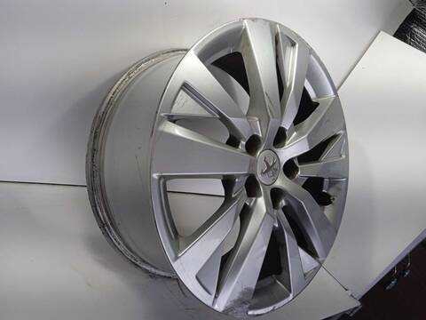 Foto 3ª: LLanta Aleacion Peugeot 3008 ALLURE 120CV 88KW [BH01] (2017)