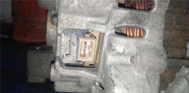 Foto 3ª: Alternador Ford Fiesta 1.25 I 16V [DHA]