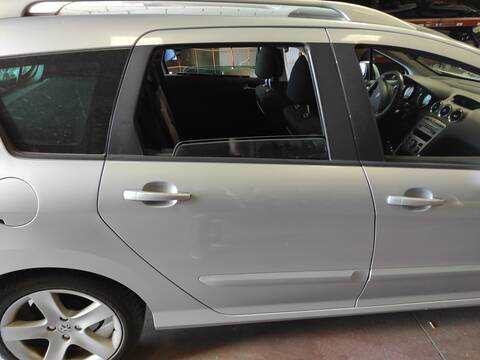 Puerta Trasera Derecha Peugeot 308 RHR