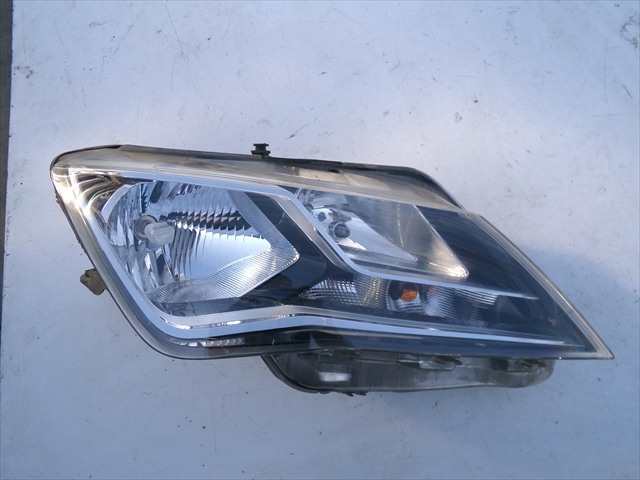 Faro Derecho Seat Toledo 1.6 TDI 2013-2017
