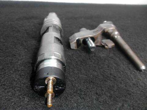 Foto 2ª: Inyectores Renault Camion 11.1 DCI 420CV 309KW 420.18T 4X2 TRUCK ) [11C+J0] (2005)